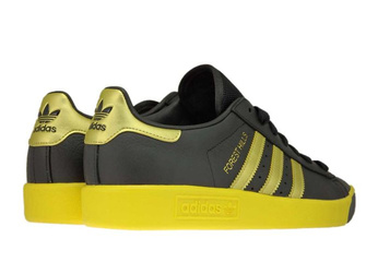 CQ2084 adidas Forest Hills Core Black/Gold Met/EQT Yellow